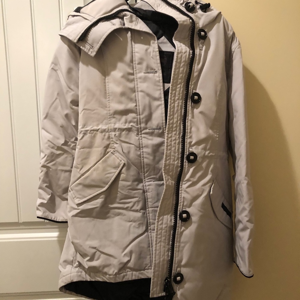 Canada goose womens rossclair black label small